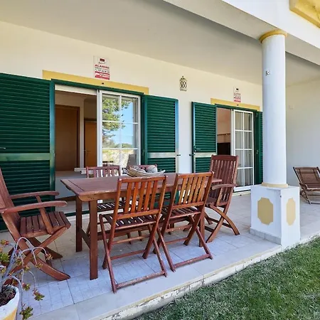 Diana Mit Pool Apartament *