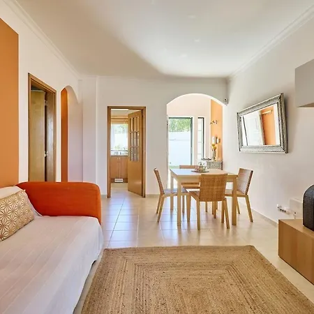 Apartament Diana Mit Pool